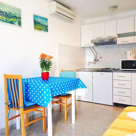 Guest House Kate มลินี ภายนอก รูปภาพ
