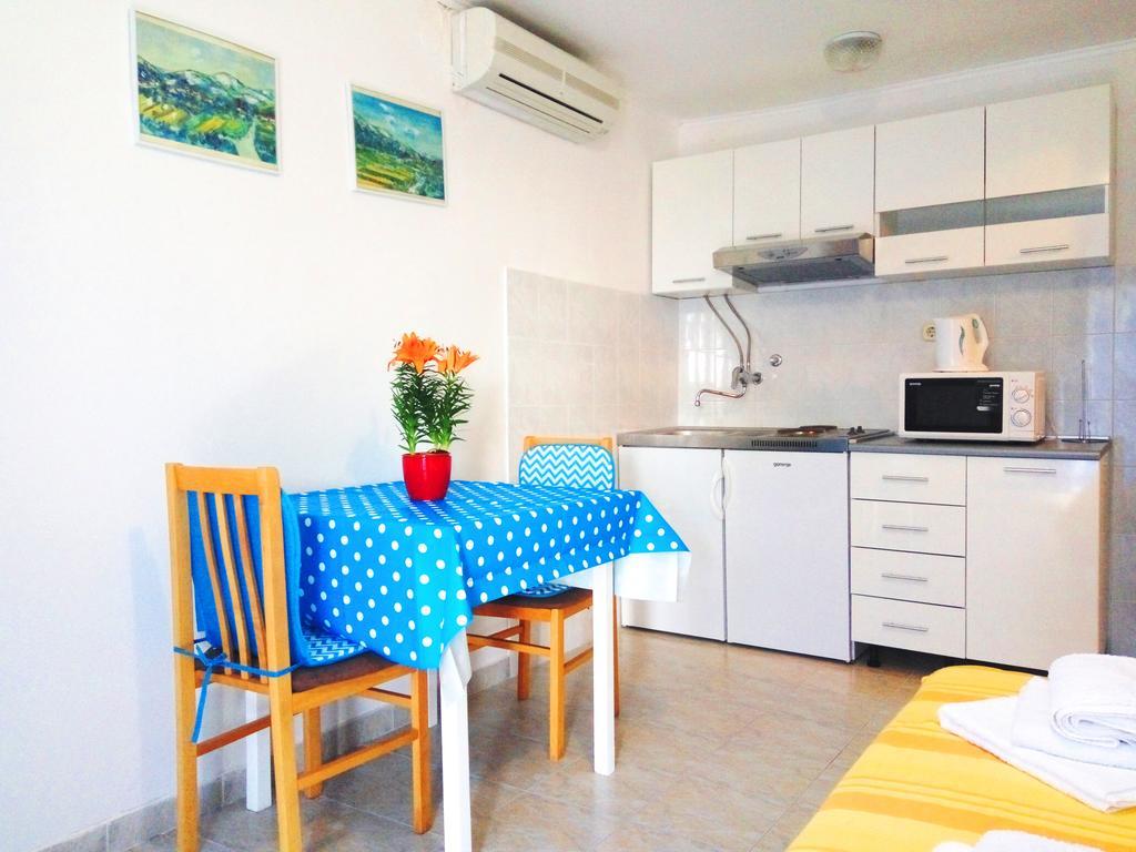 Guest House Kate มลินี ภายนอก รูปภาพ