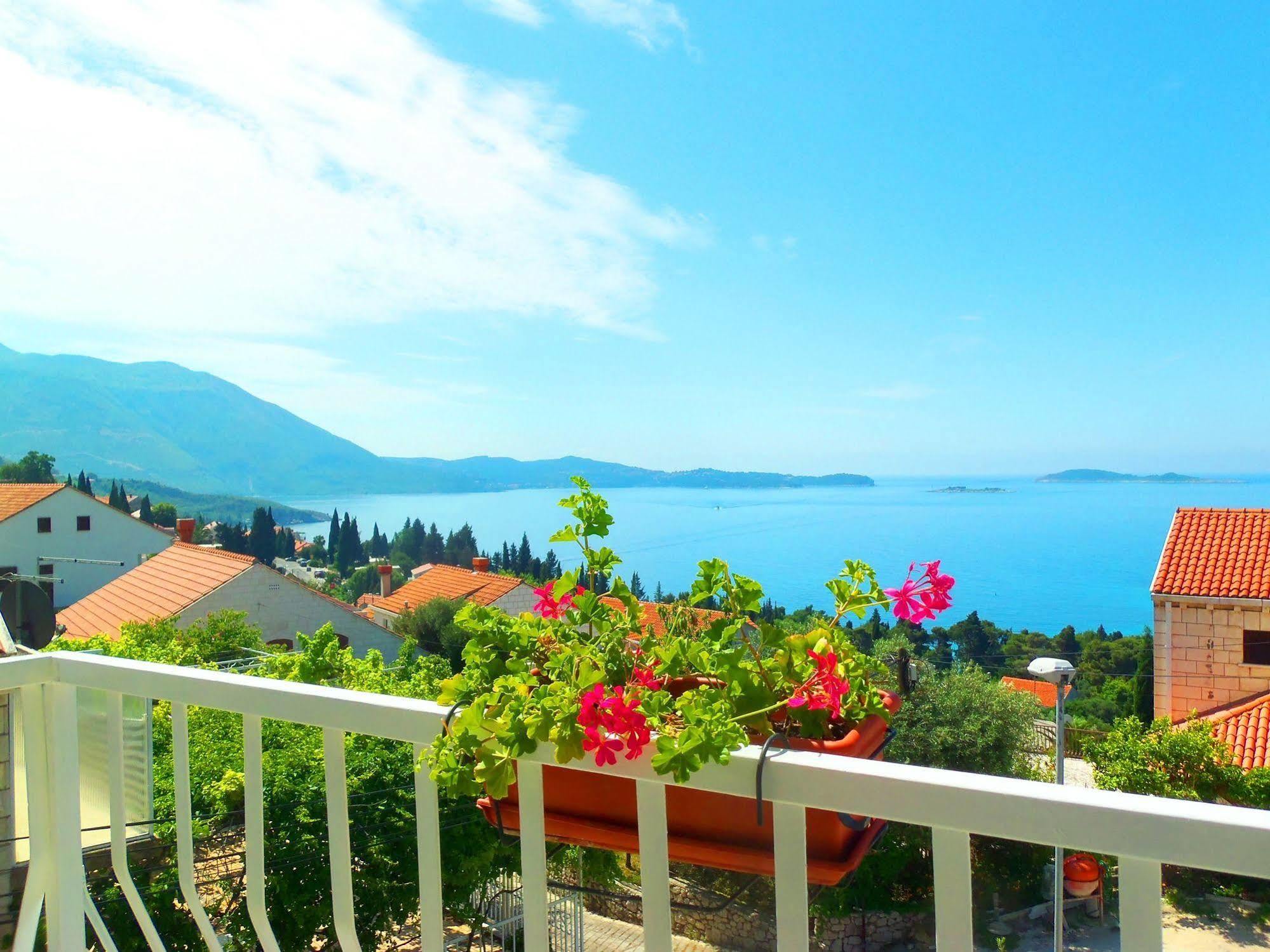Guest House Kate มลินี ภายนอก รูปภาพ